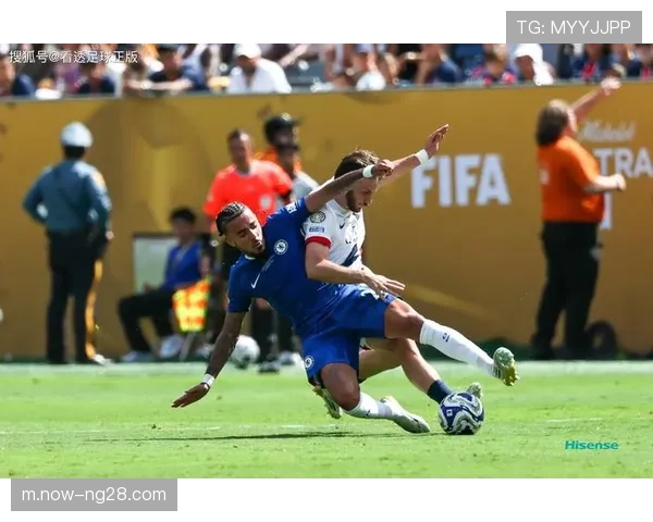 巴黎中场控制力占优 维蒂尼亚调度瓦解蓝军压迫 巴黎中场控制力占优 维蒂尼亚调度瓦解蓝军压迫